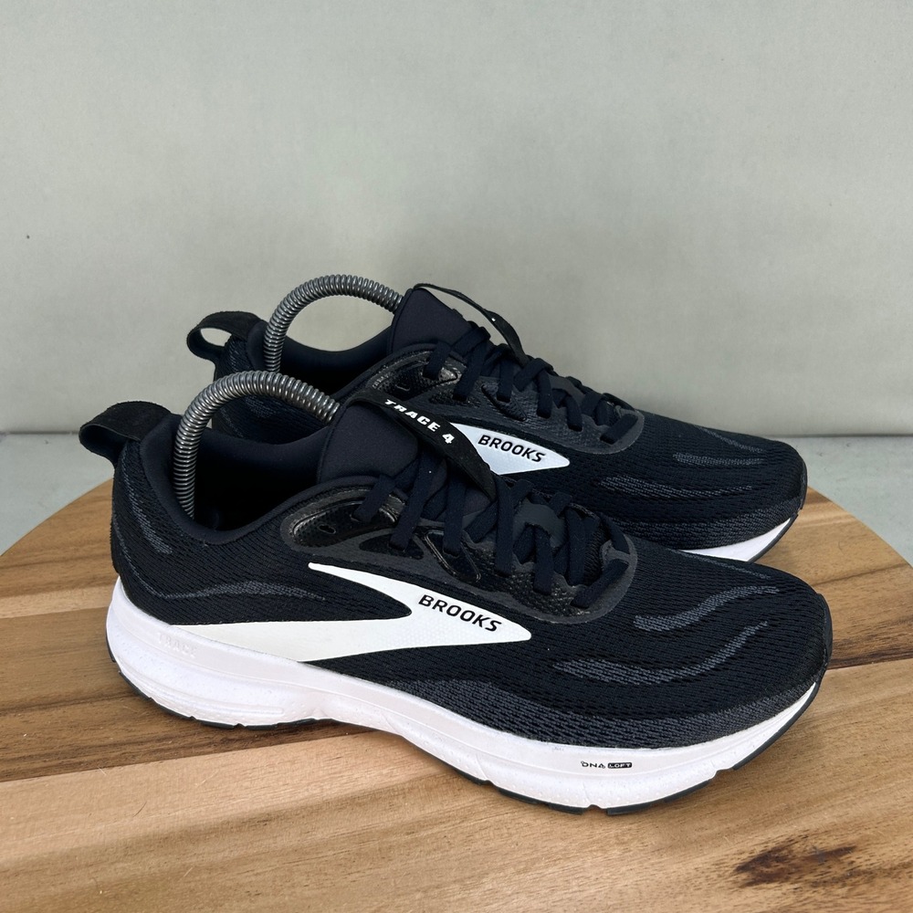 Brooks Trace 4 Mens Black White Running Shoes 1104521D090 Size 8 Medium D